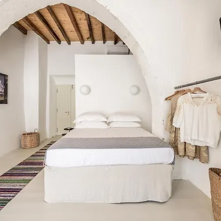 Apartment House & Dolce In Plaka Plaka (Milos)