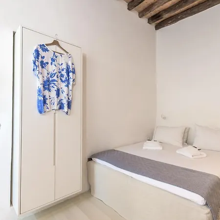 House & Dolce In Plaka (Milos)
